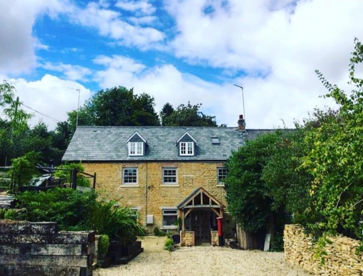Luxury Country Cottage With A View Enstone Exterior photo
